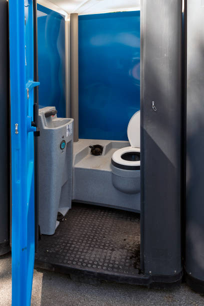 Porta potty delivery and setup